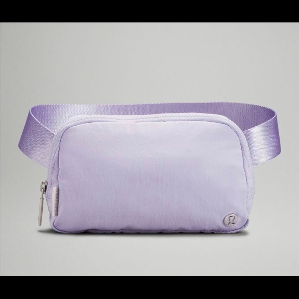 Lululemon everywhere Lavender Fog belt bag 1L